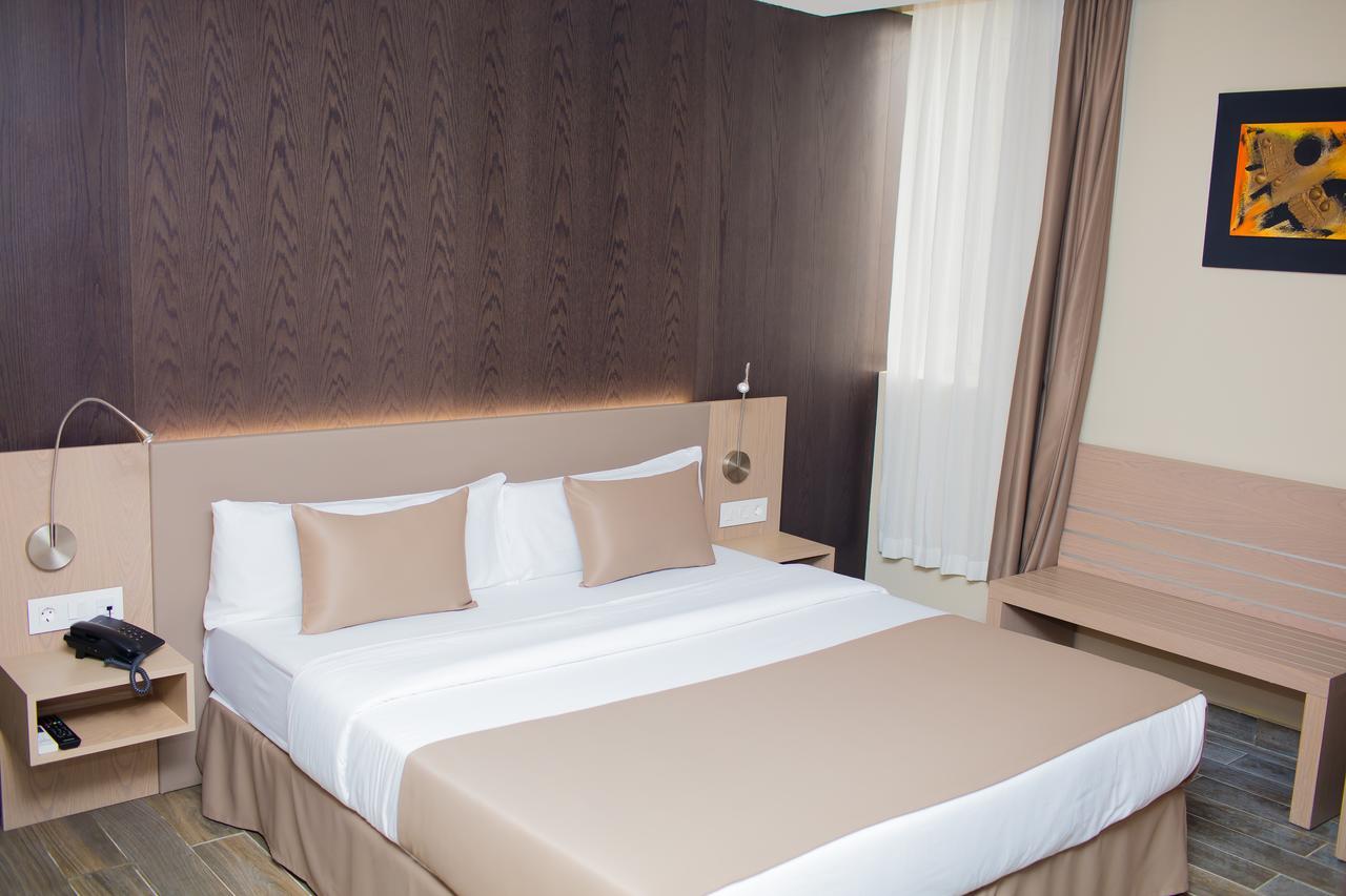 Fly Hotel Libreville Dış mekan fotoğraf