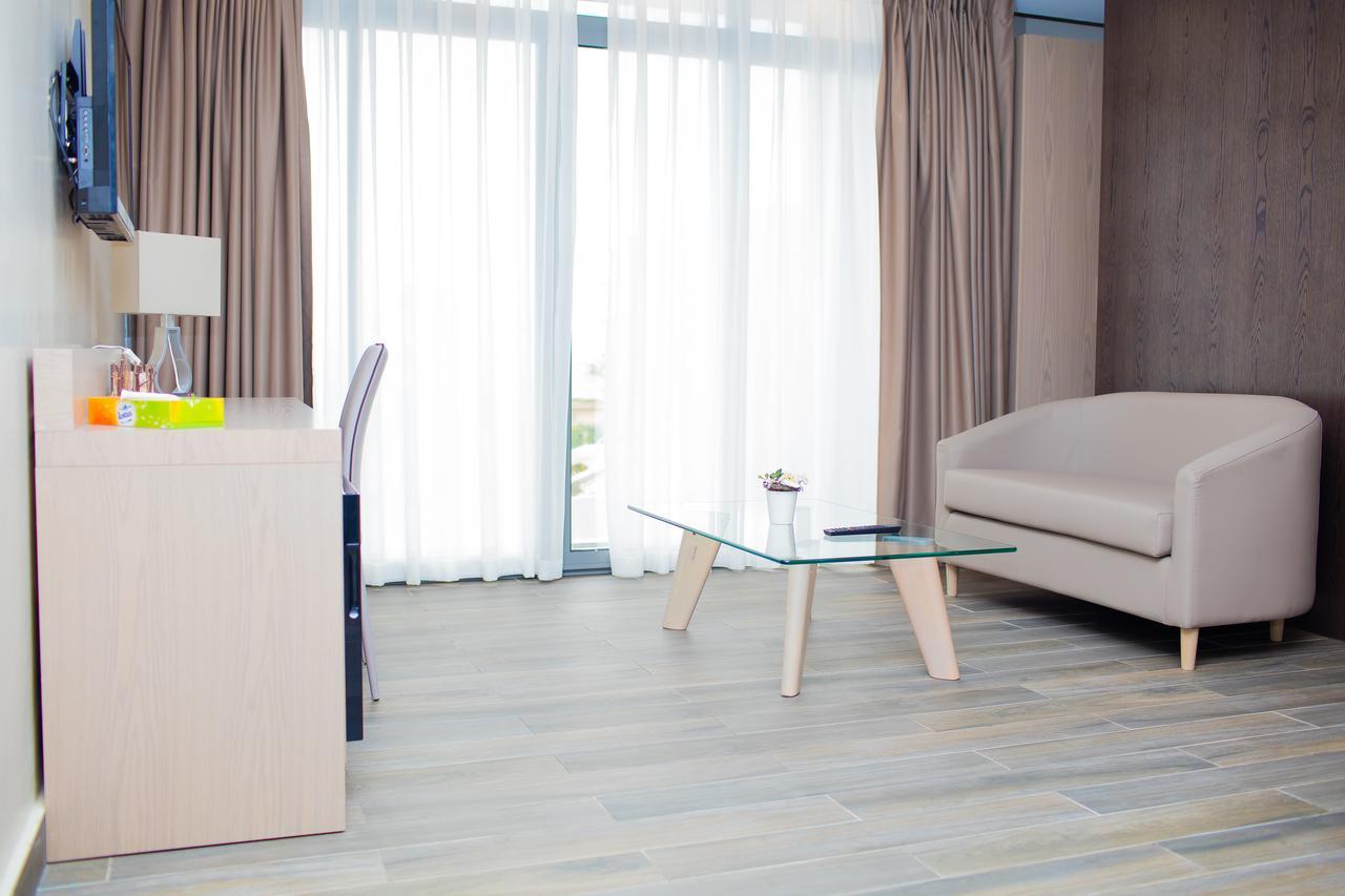 Fly Hotel Libreville Dış mekan fotoğraf