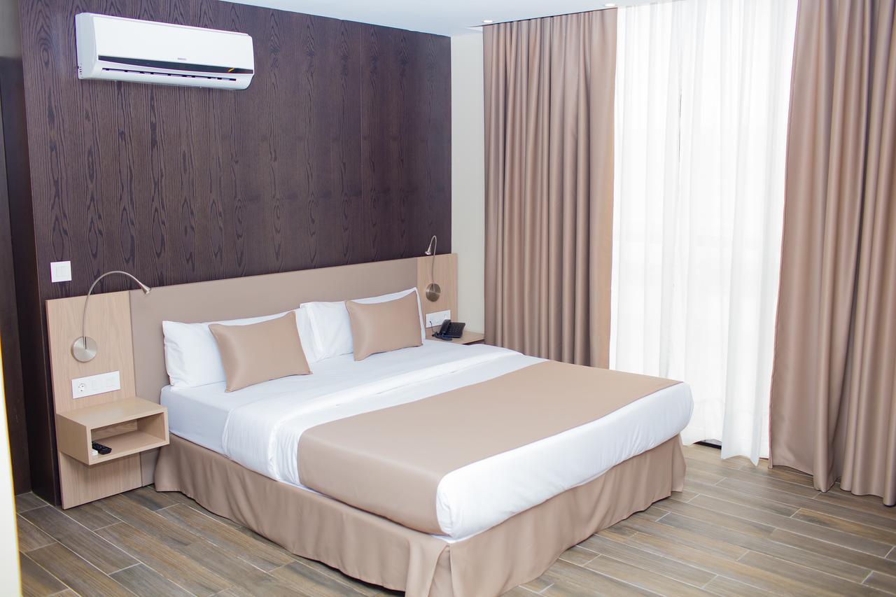 Fly Hotel Libreville Dış mekan fotoğraf