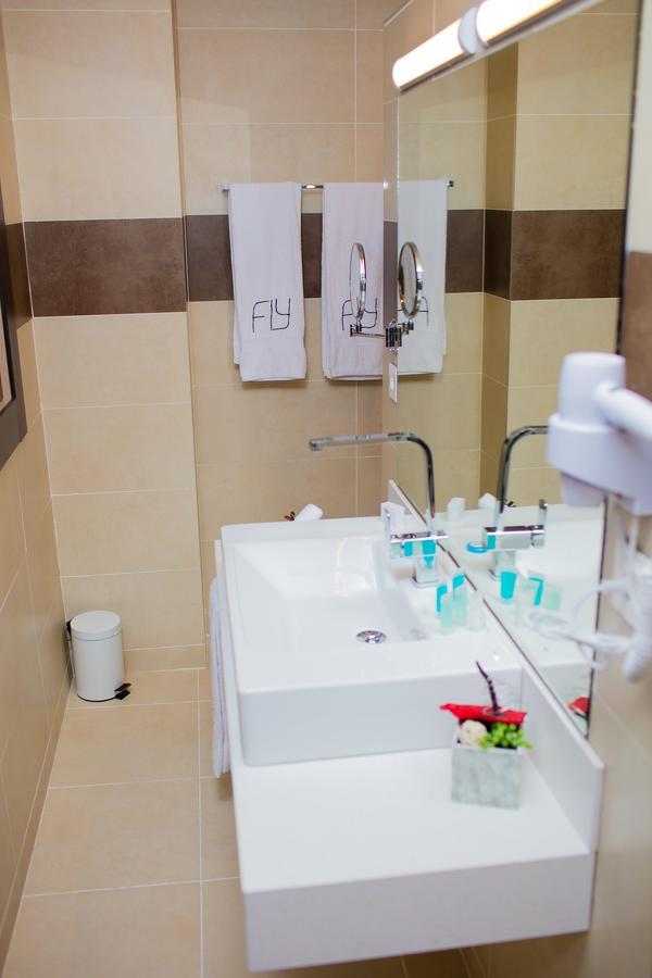 Fly Hotel Libreville Dış mekan fotoğraf