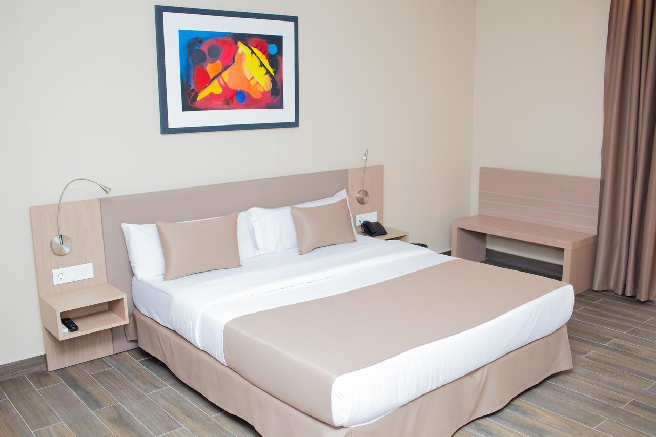 Fly Hotel Libreville Dış mekan fotoğraf