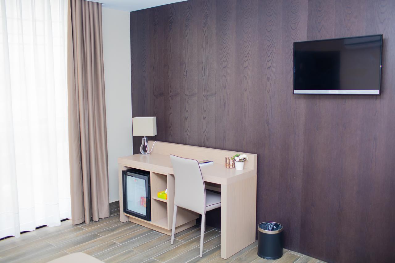 Fly Hotel Libreville Dış mekan fotoğraf