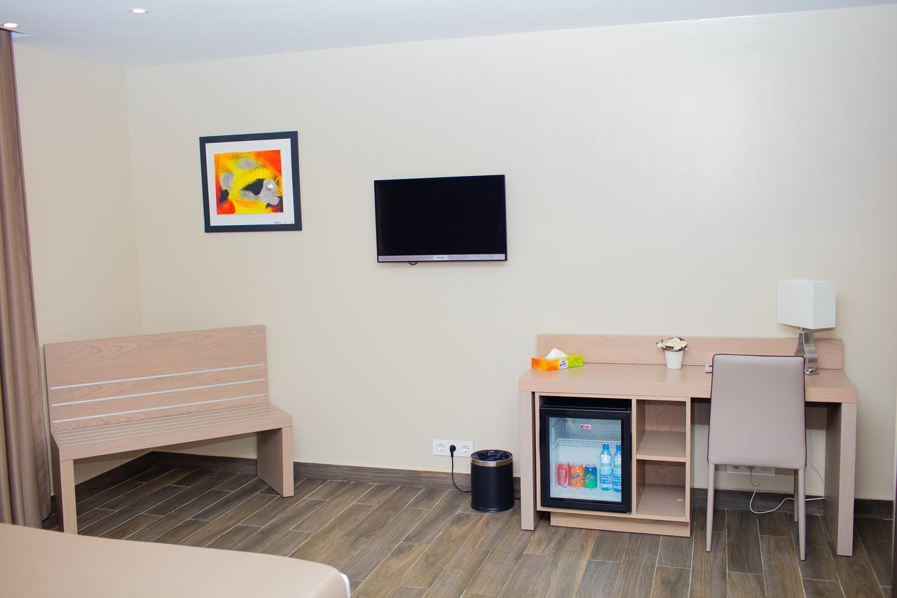 Fly Hotel Libreville Dış mekan fotoğraf