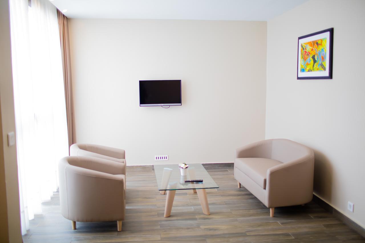Fly Hotel Libreville Dış mekan fotoğraf